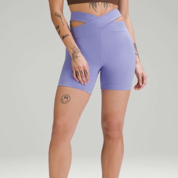 Lululemon Align Cut-Out High-Rise Shorts 6” –Dark Lavender – Size 4
NWT Retired - Picture 4 of 7